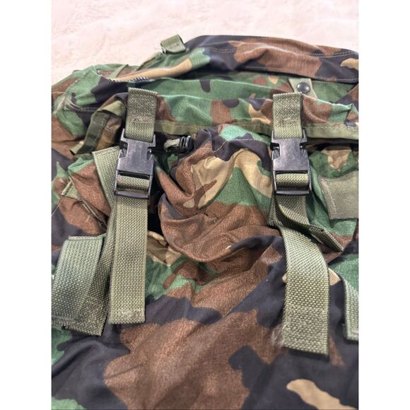 military camo backpack - Picture 3 of 5